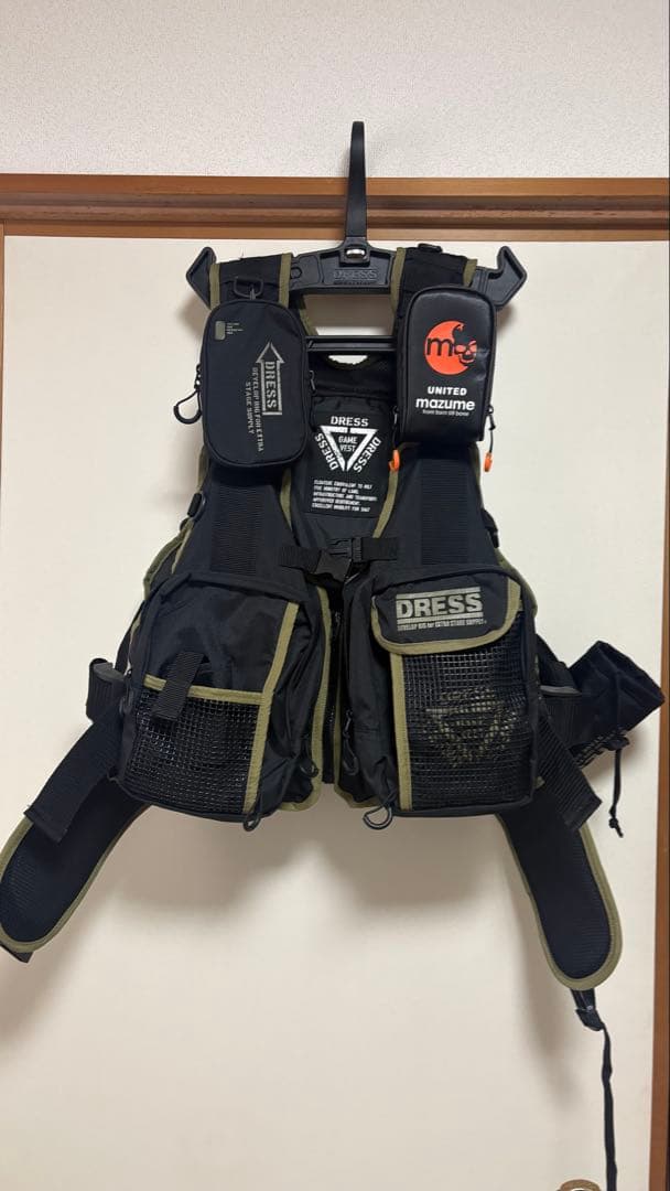 DRESS フローティングベスト