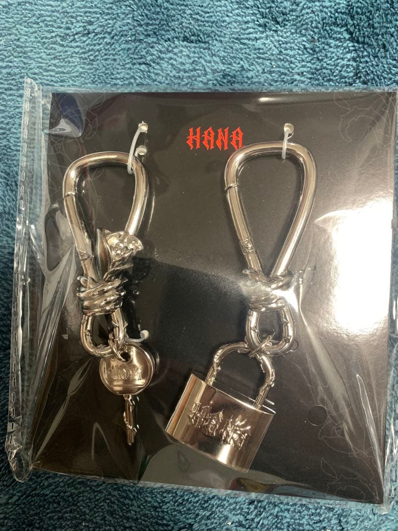 HANA BAD LOVE カラビナセット