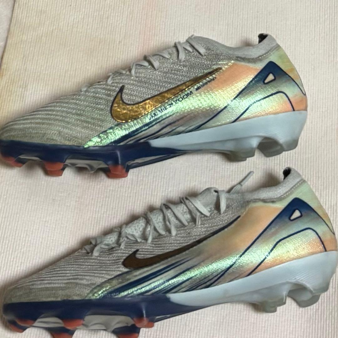 ナイキ　サッカースパイク マーキュリアル　fg NIKE ヴェイパー