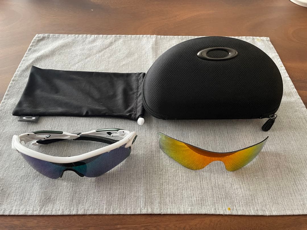 Oakley スポーツサングラス ケース付き
