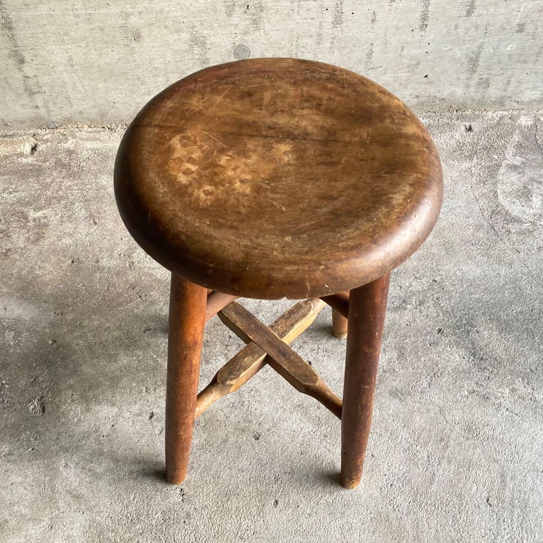 古い味のあるスツール チェア 丸椅子 置物台 飾り台 花台 木製 古道具 レトロ