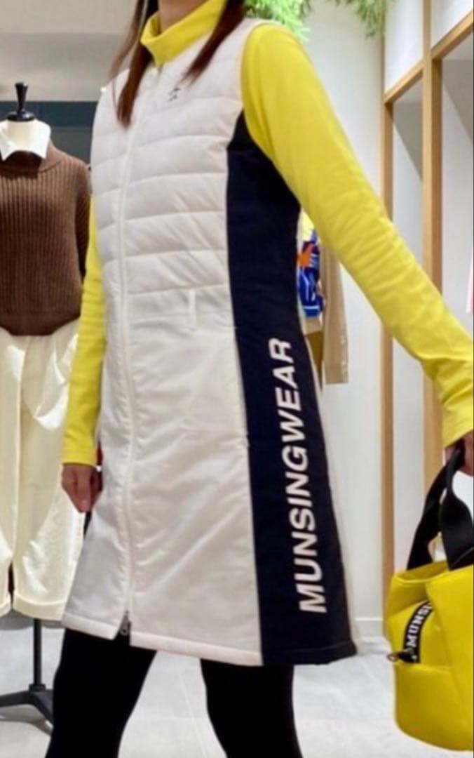 美品 マンシングウェア　L 中綿　ノーカラー　ノースリーブ　ワンピース　白