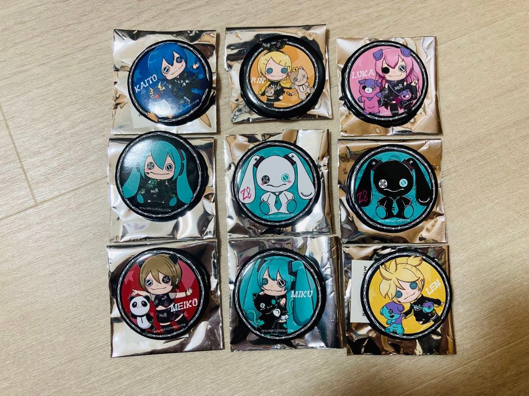 NieR clothing×ピアプロ 缶バッジ 全種　初音ミク　ルカ　リン　レン
