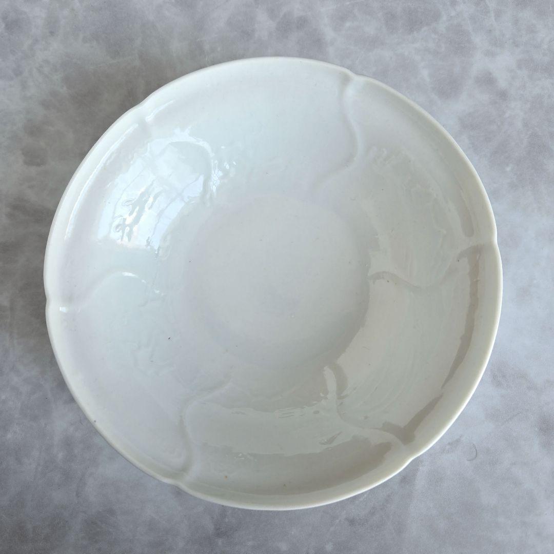 古伊万里　白磁　陽刻　深皿　江戸時代　シノワズリ　金直し　金継ぎ　アンティーク