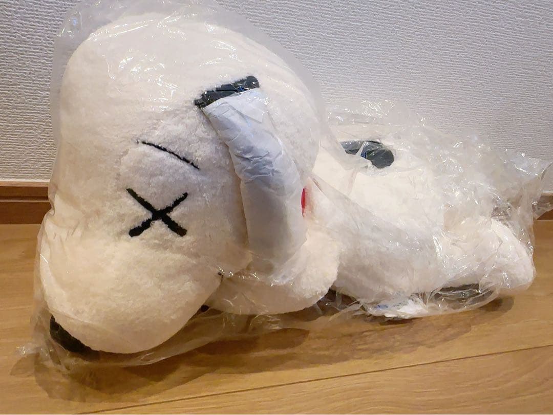 UNIQLO KAWS ユニクロ カウズ スヌーピー Mサイズ ぬいぐるみ 新品