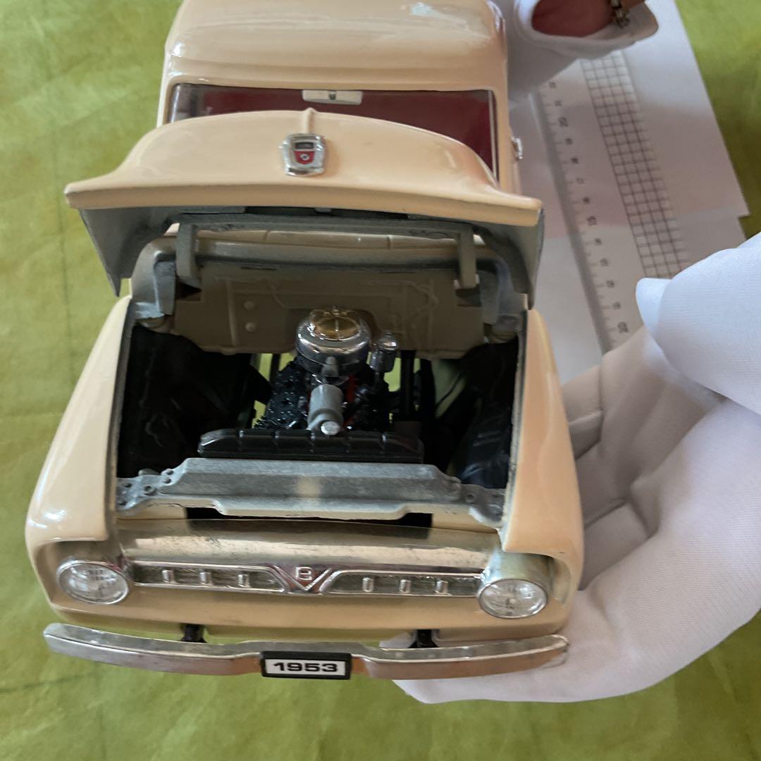 1963年モデル クリーム色ミニカー