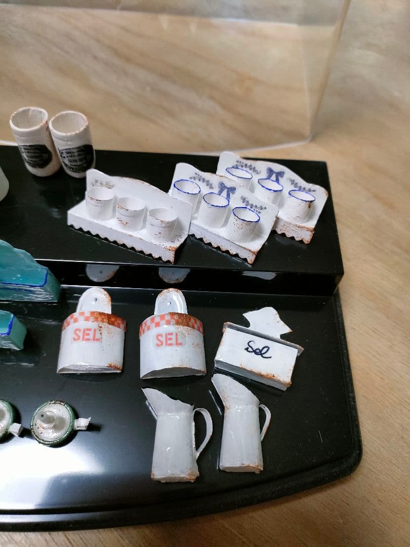 ミニチュアドールハウス　アンティーク風小物