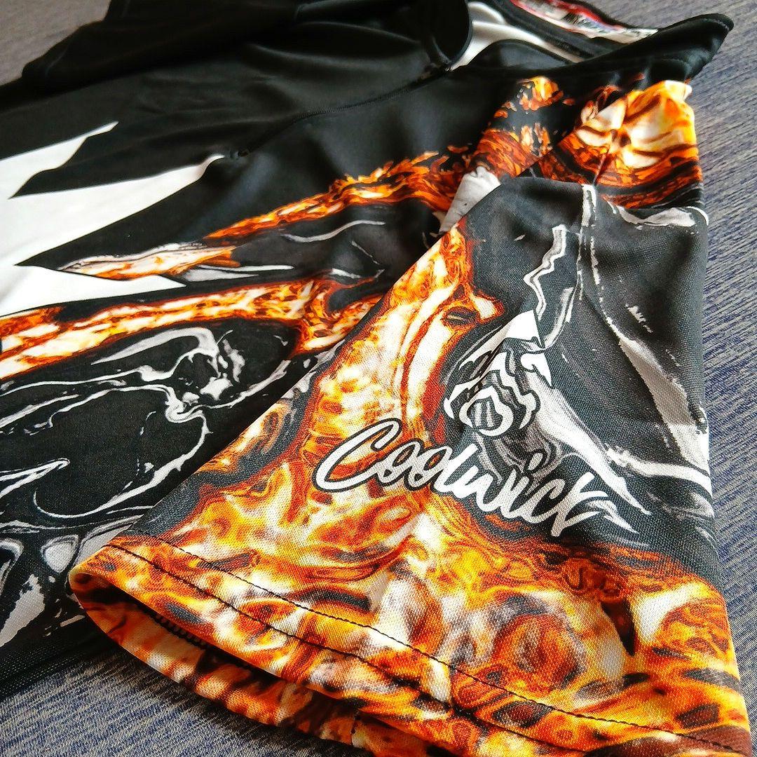 ボウリングウェア　ブランズウィック　ブラック　サイズM　マーブル　ハーフジップ