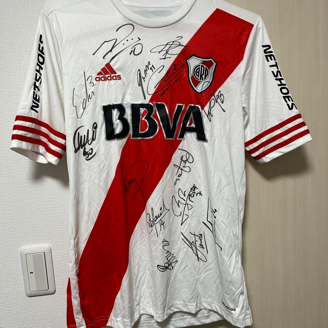 【週末値下】リーベル・プレート14選手直筆サイン入りユニフォーム