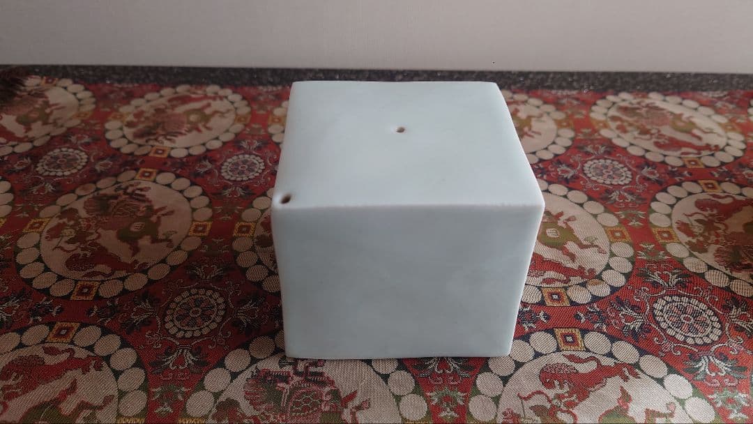 上田恒次氏白磁角水指