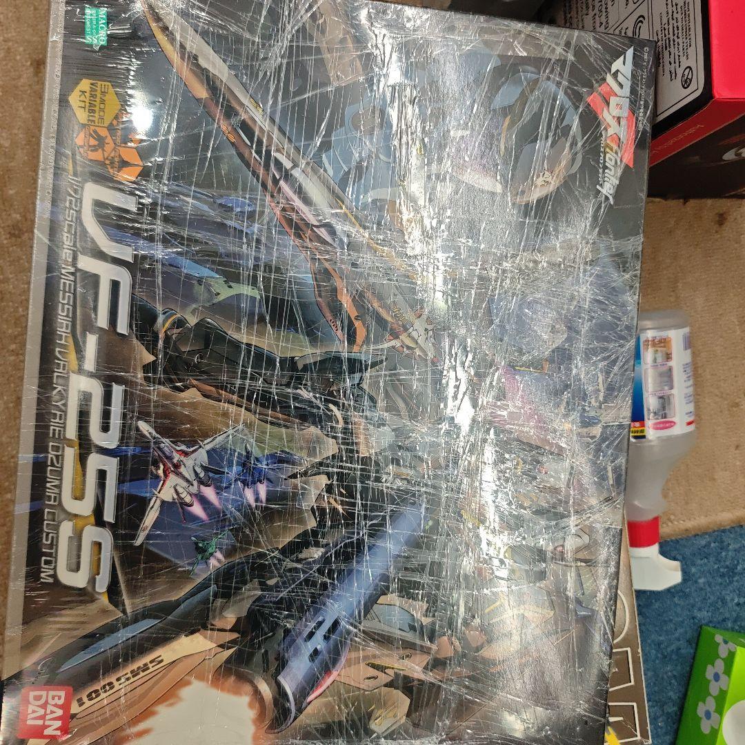 バンダイ VF-25S プラモデル 未開封