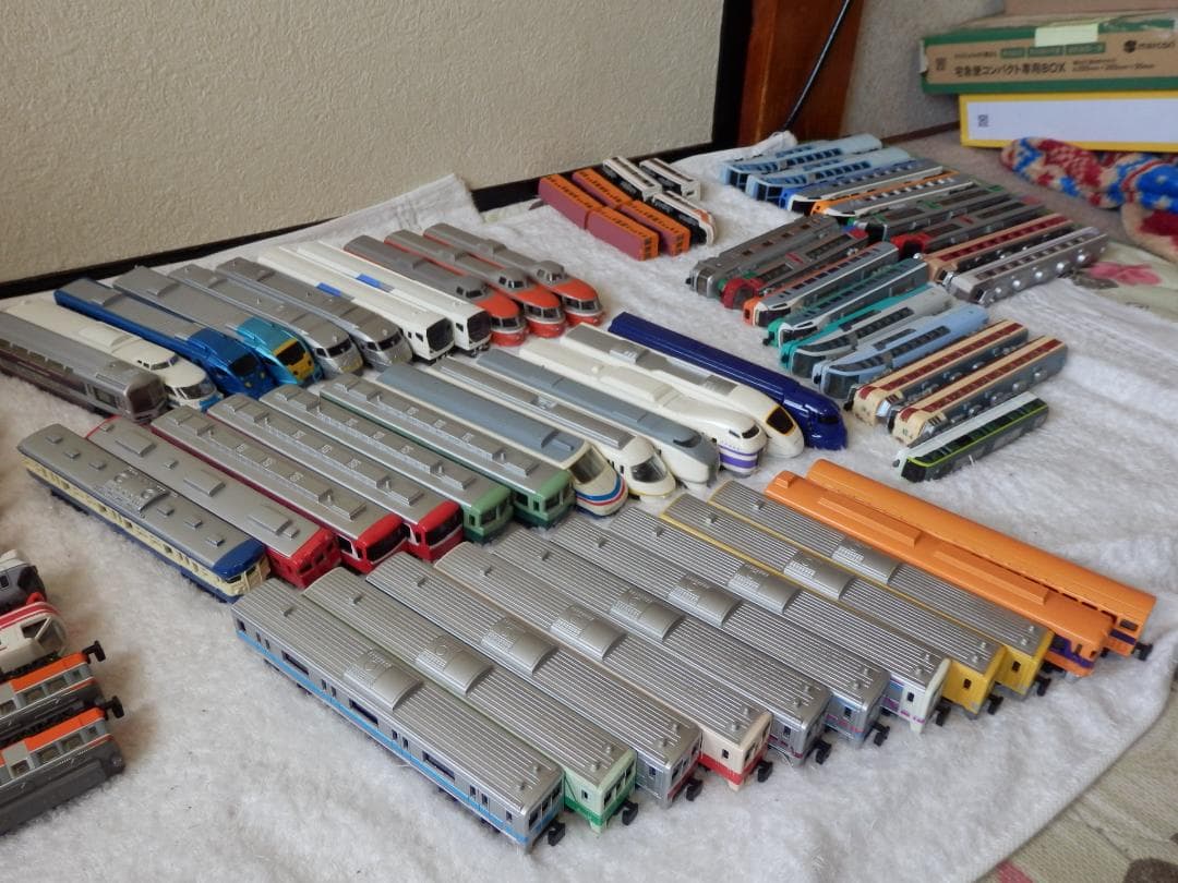 ❤️日本製★新品級★３４両★絶版❤️トレーン大量セットNゲージダイカストミニカー