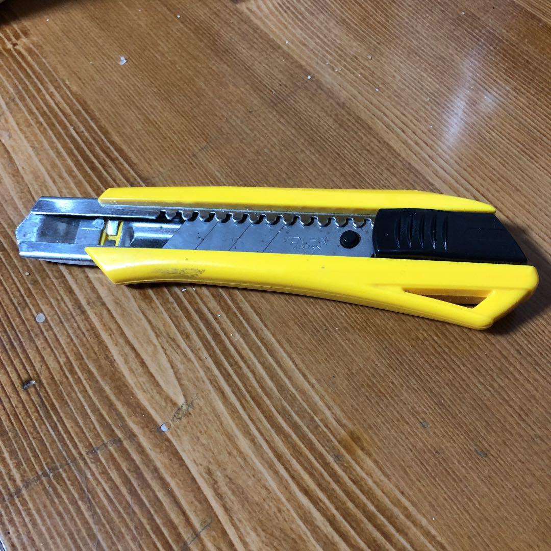 カッターナイフ　阪神タイガースカラー