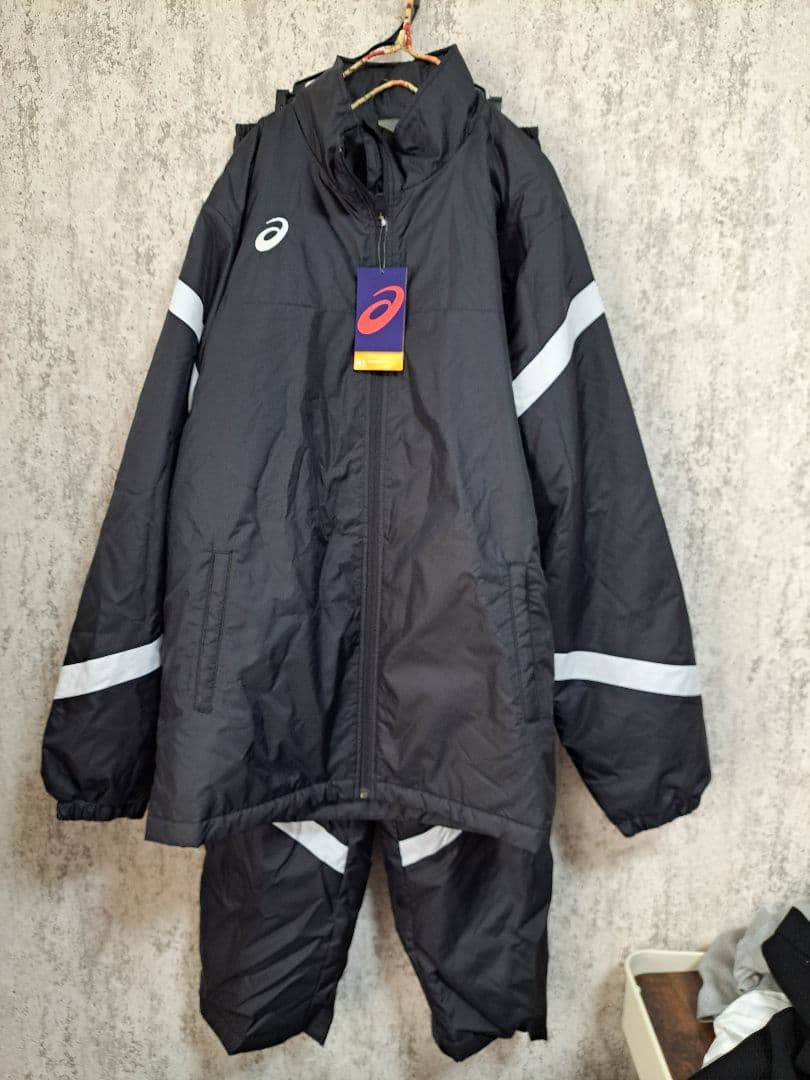 ASICS ウインドブレーカーウォームアップウェア ブラック　中わた　XL