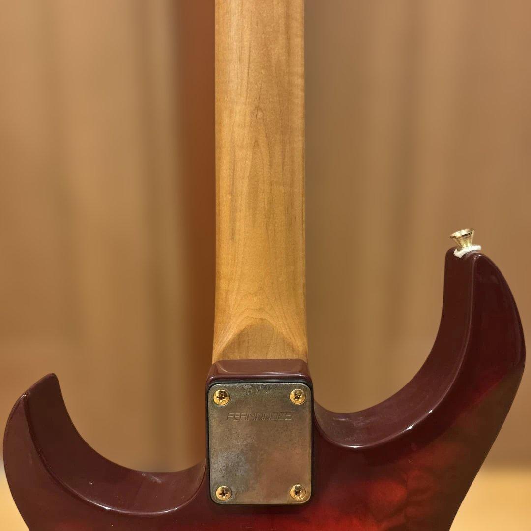 【初心者です】金ロゴ FERNANDES トレモロアーム付・新品弦張替済