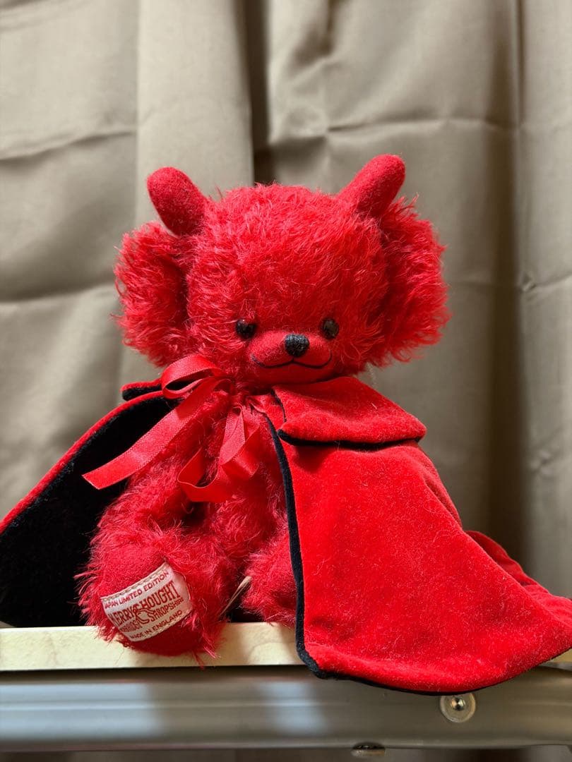 メリーソート社 チーキーブリティッシュデビル レッド 100体限定