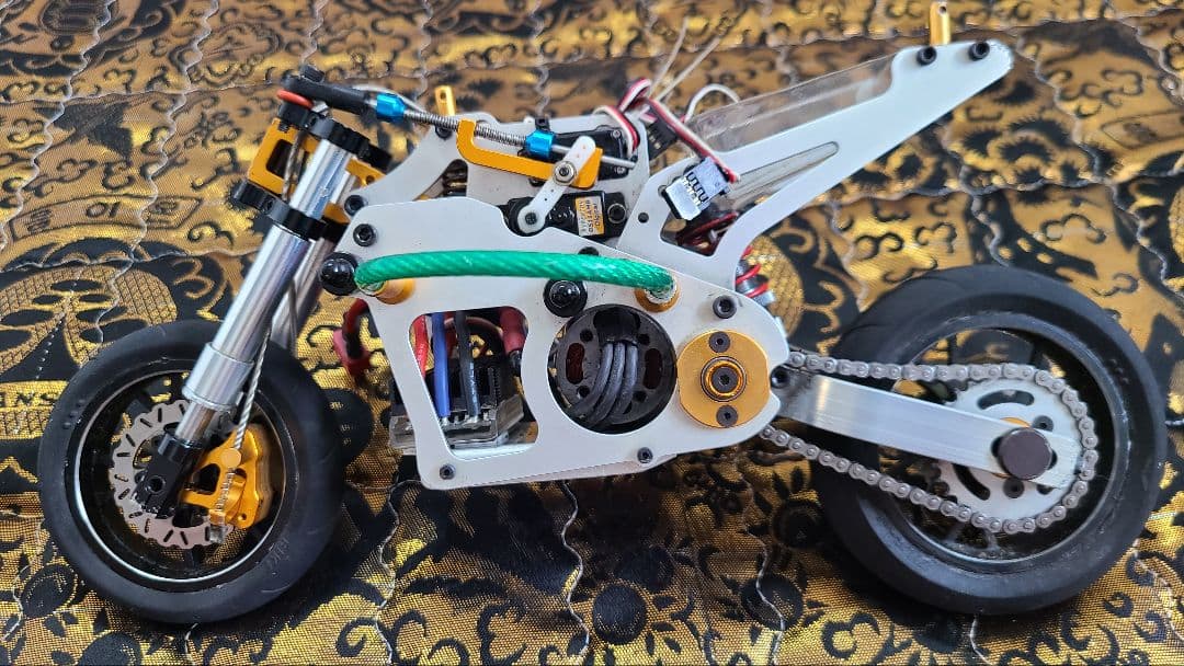 希少品 1/8 レーシング バイク(ハングオンレーザー、サンダータイガー)