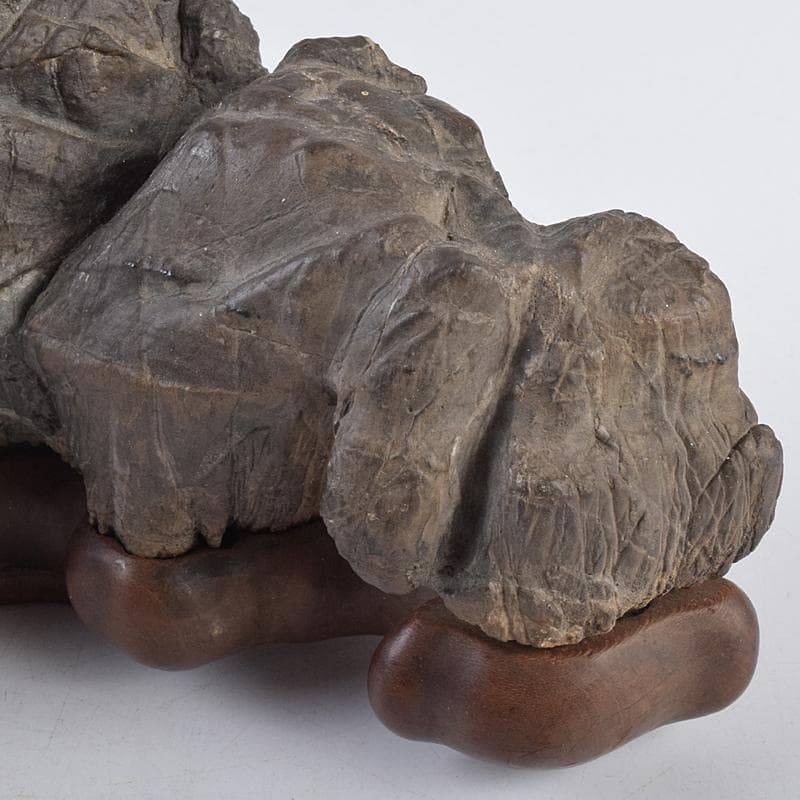 天然石　鑑賞石　太湖石　霊壁石　置物　約1579g　唐木台付　M　R8881