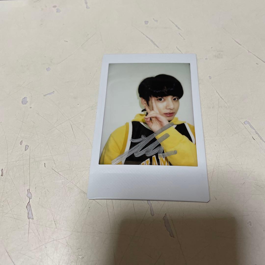 BTS ジョングク　直筆サイン入り　チェキ