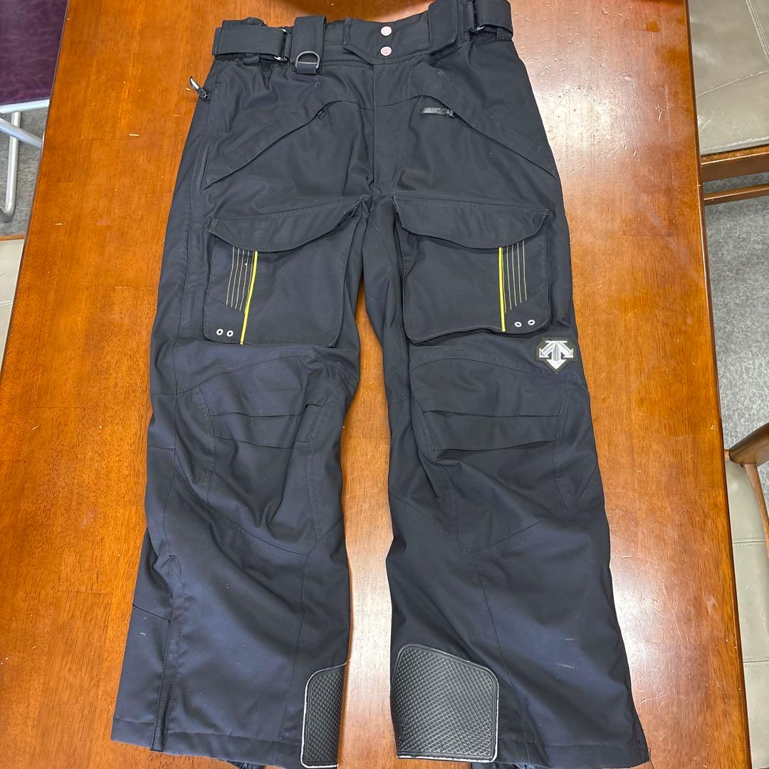 お彼岸、週末大特価　オガサカ赤と黒のスキーウェア上下