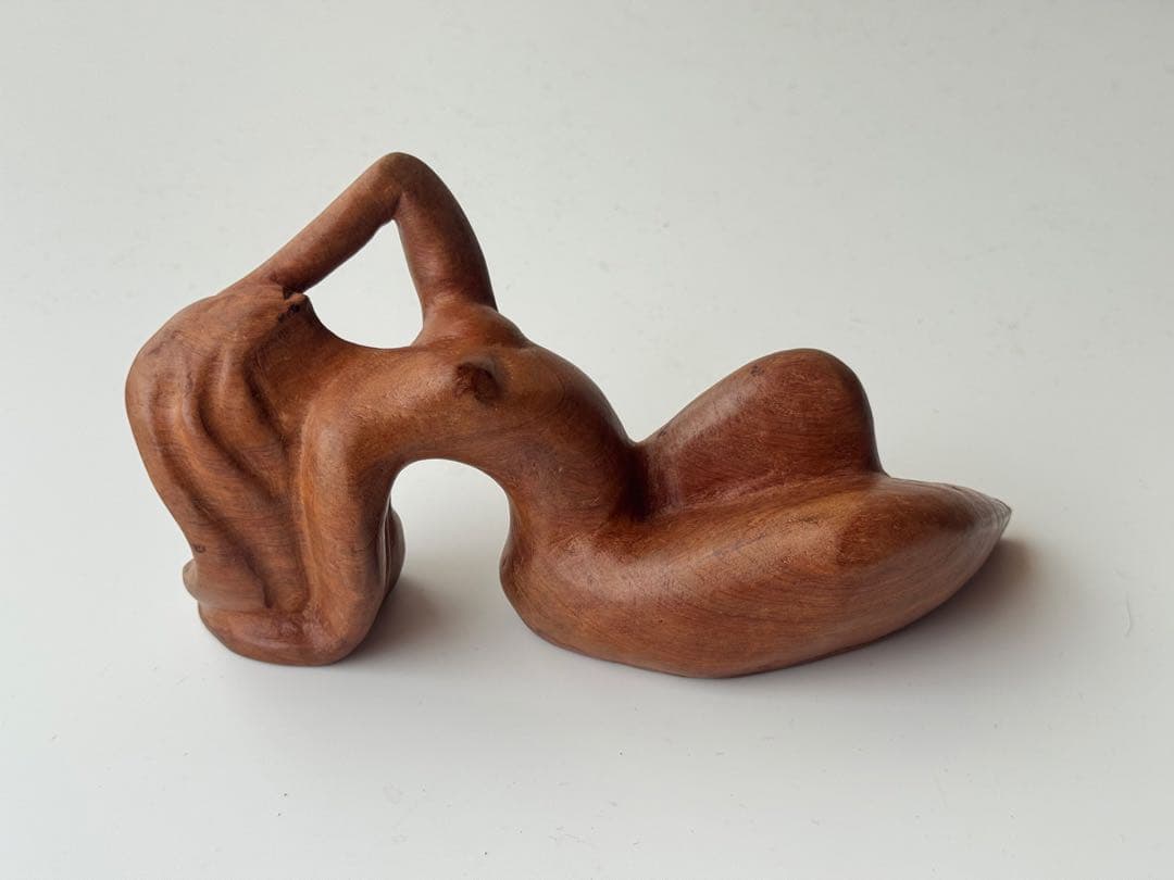 ヴィンテージ 抽象的な木製彫刻 女性の姿 フォークアート ウッドカービング