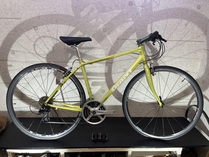 GIANT ESCAPE R3 クロスバイク sizeS　イエローカラー