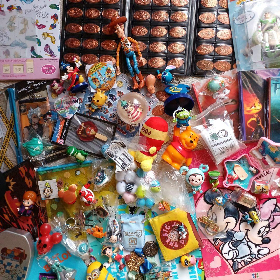 ディズニーグッズ　フィギュア　メダル　ガチャ　弁当箱　大量まとめ売りセット
