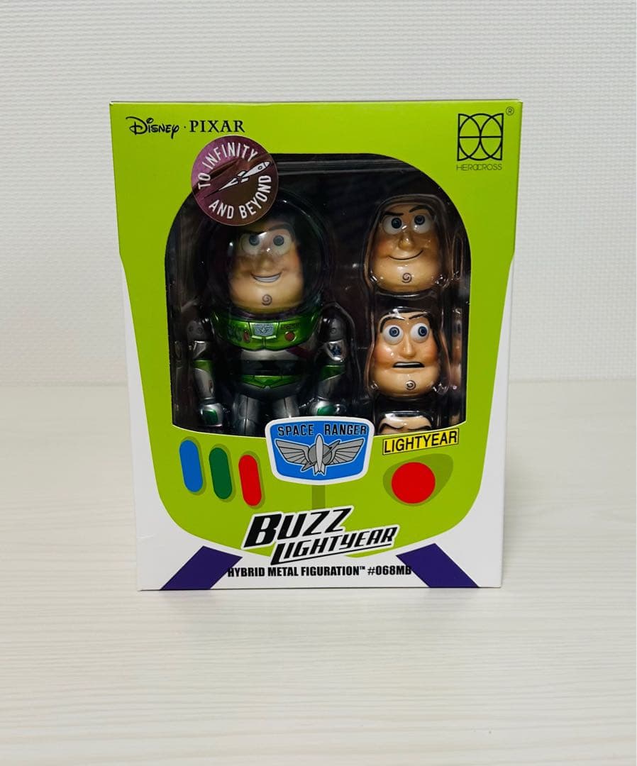 トイストーリー　バズ　ヒーロークロス　限定バージョン
