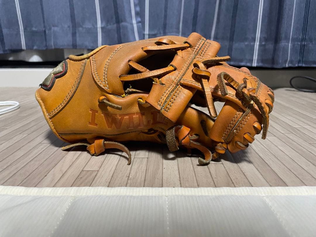 アンダーアーマー 内野手用軟式グローブ