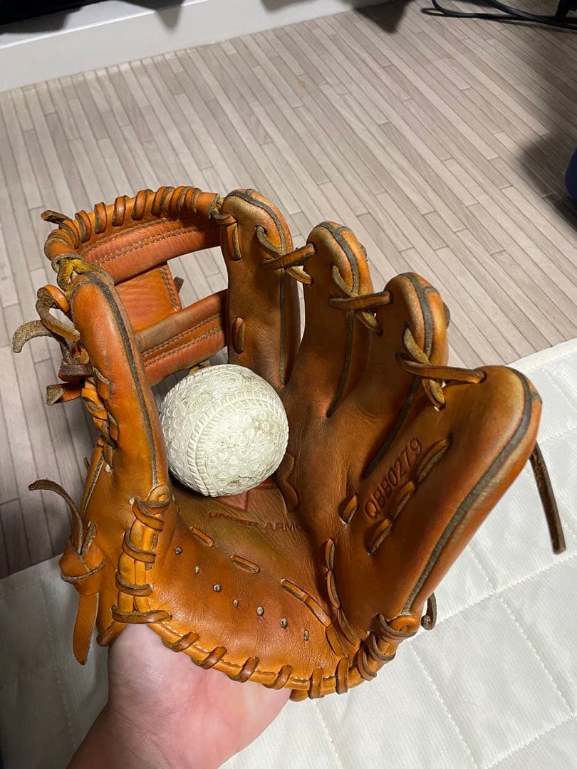 アンダーアーマー 内野手用軟式グローブ