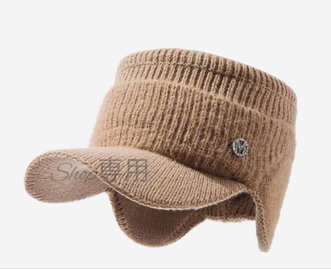 サンバイザー白 ニット帽 ゴルフ スポーツ　防寒 耳カバー 毛糸 ファー