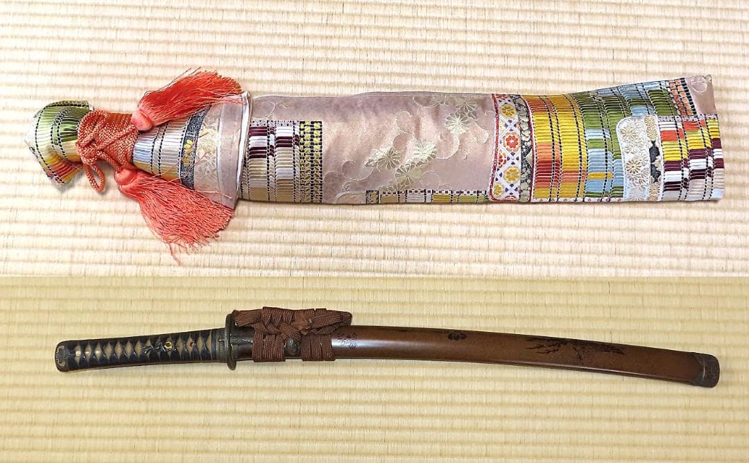 金地塗り鳳凰鞘脇差拵え（蒔絵・刀）