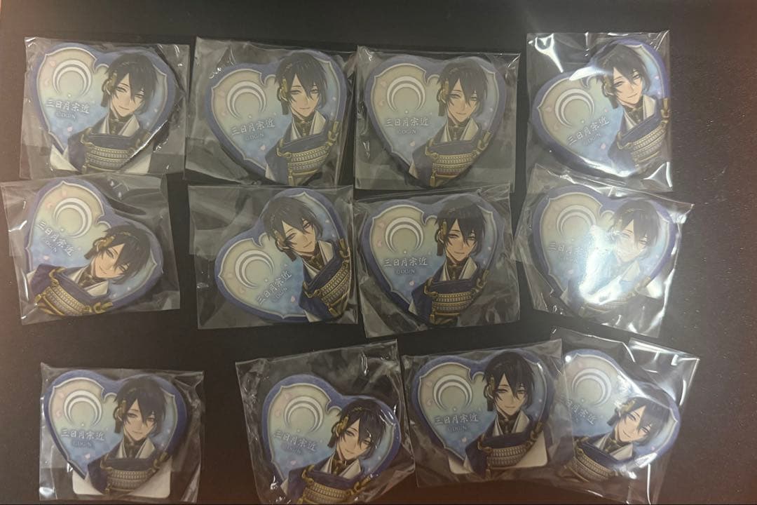 刀剣乱舞　三日月宗近　ハート缶バッジ