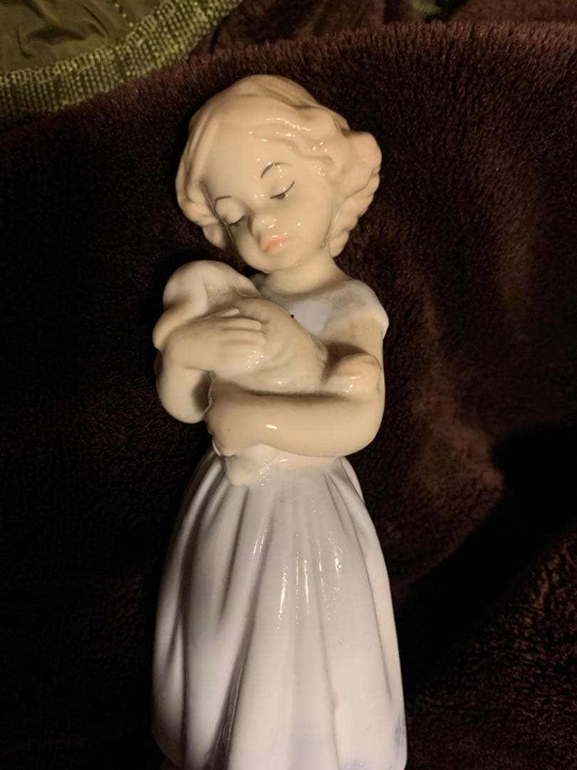 リヤドロ(廃盤)少女と仔犬「風邪をひかないように」