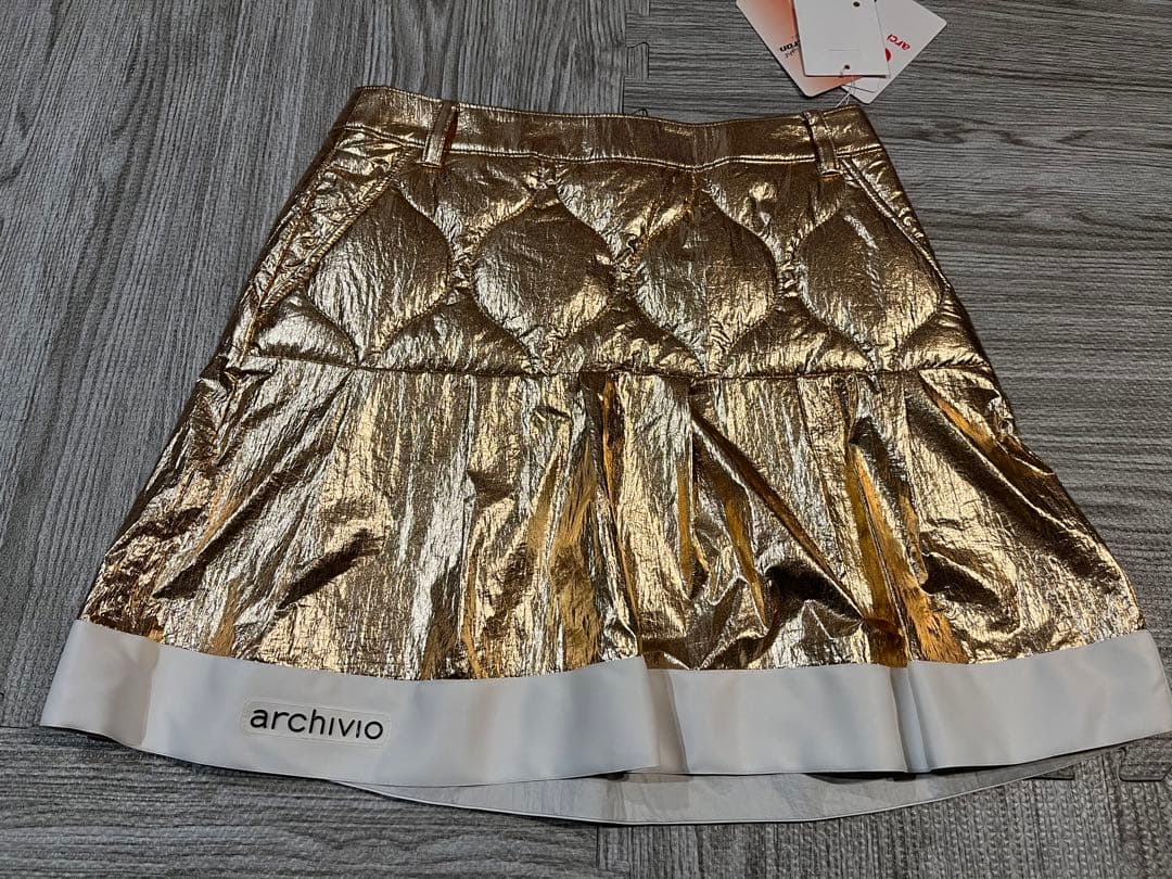 【新品】アルチビオ スカート 38 ゴールド archivio