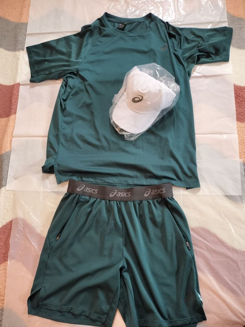 asics actibreeze ベンテッドメッシュtシャツ と7in ショーツ