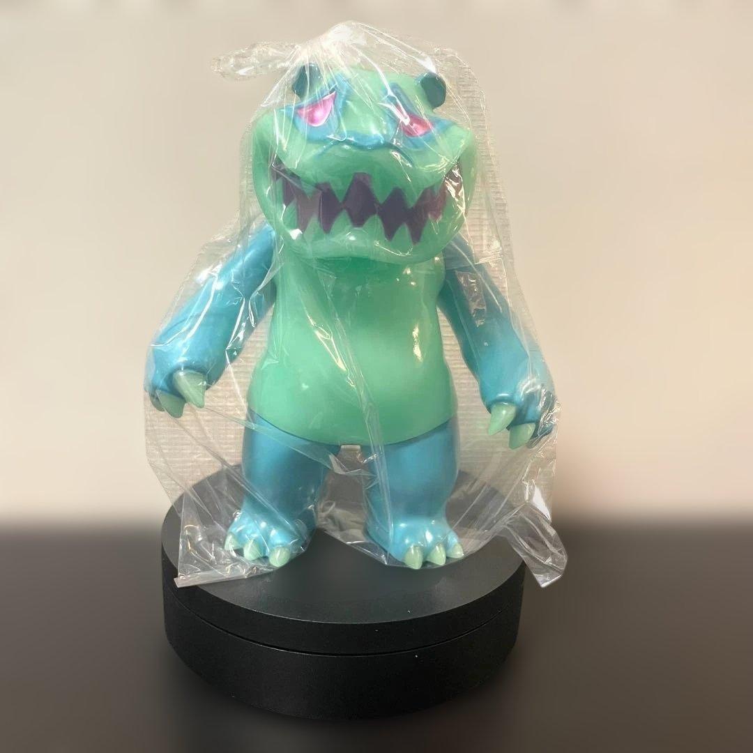 HARIKEN MAD PANDA マッドパンダ 蓄光ソフビ