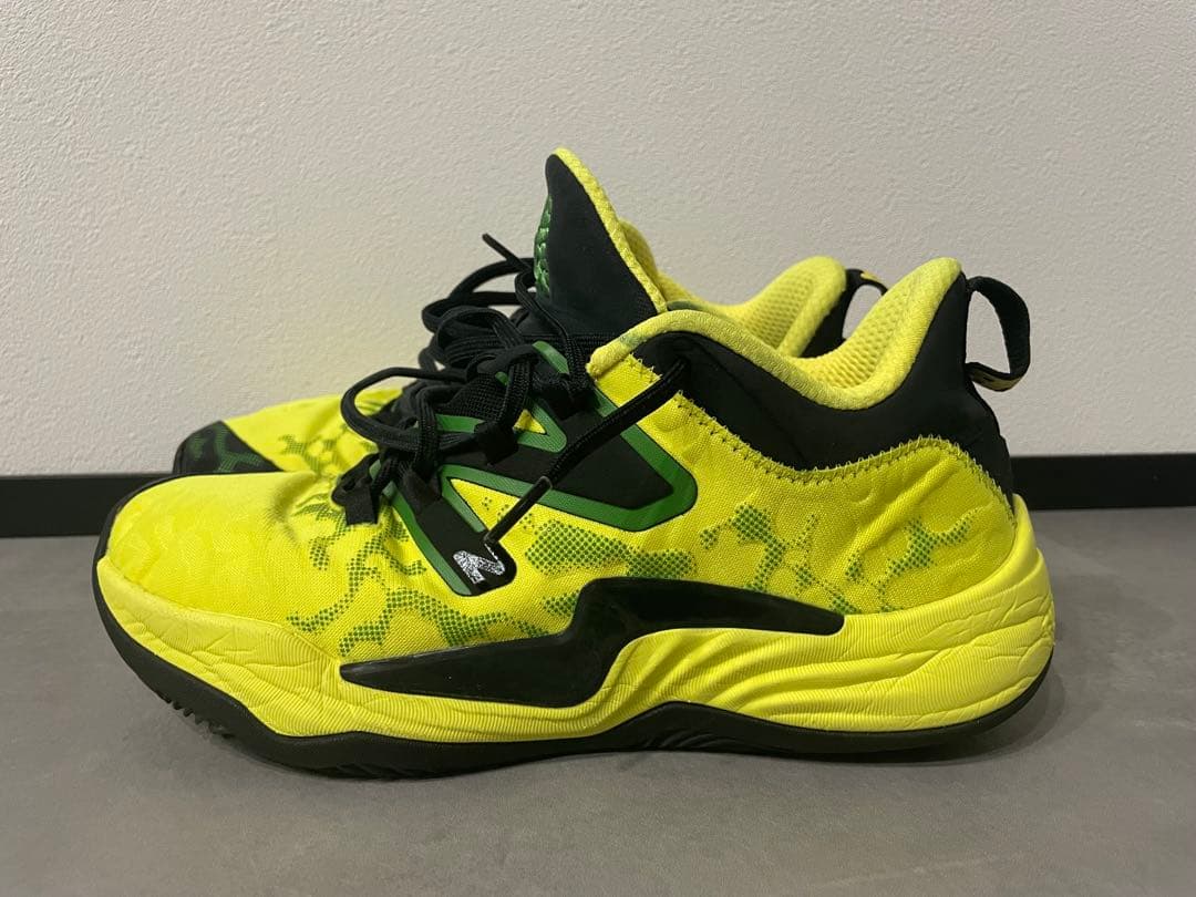 ニューバランスバスケットボールシューズ イエロー/ブラック
