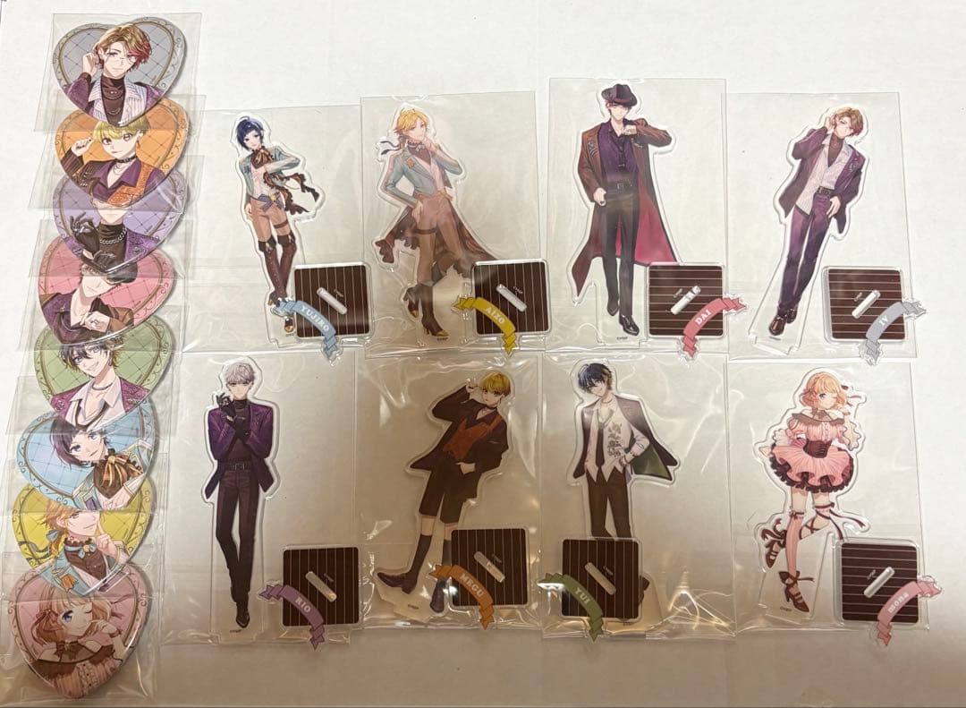 HoneyWorks トレーディングアクリルスタンド　 缶バッジファミリーマート