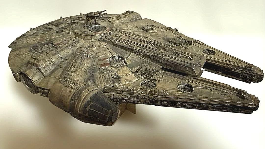 【塗装済完成品】バンダイ1/144 ミレニアム・ファルコンプレミアムエディション