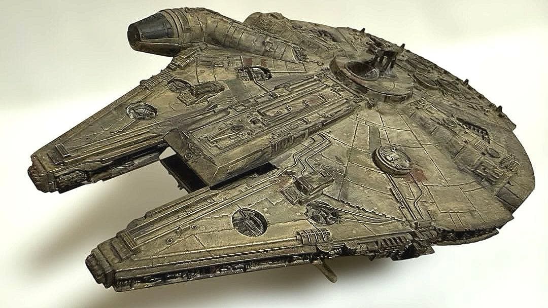 【塗装済完成品】バンダイ1/144 ミレニアム・ファルコンプレミアムエディション