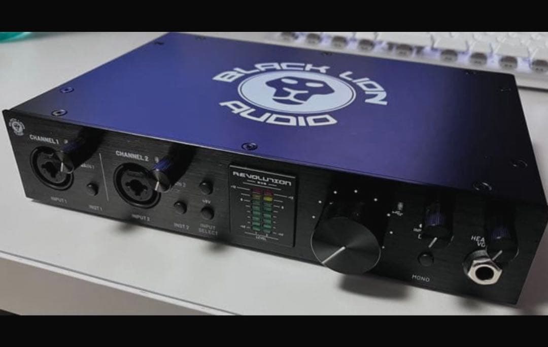 DTM・DAW Black Lion Audio revolution2x2