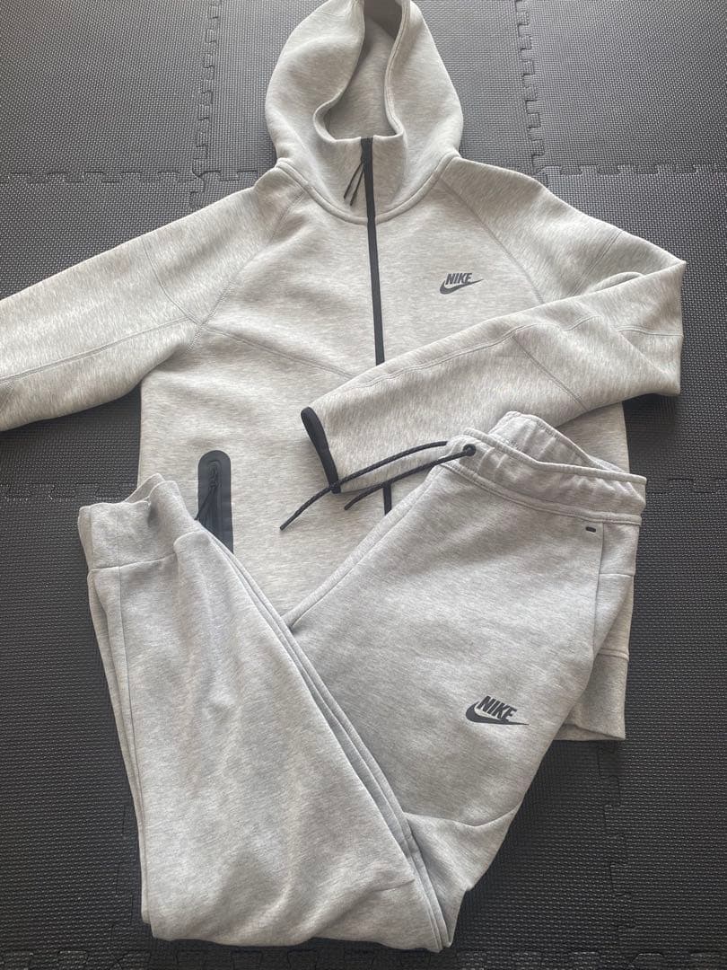 Nike グレー テックフリース　上下セット