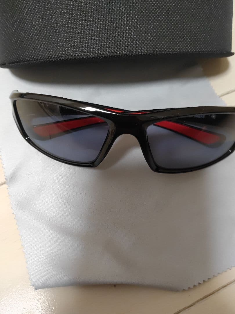 Asuka 550 サングラス 黒/赤