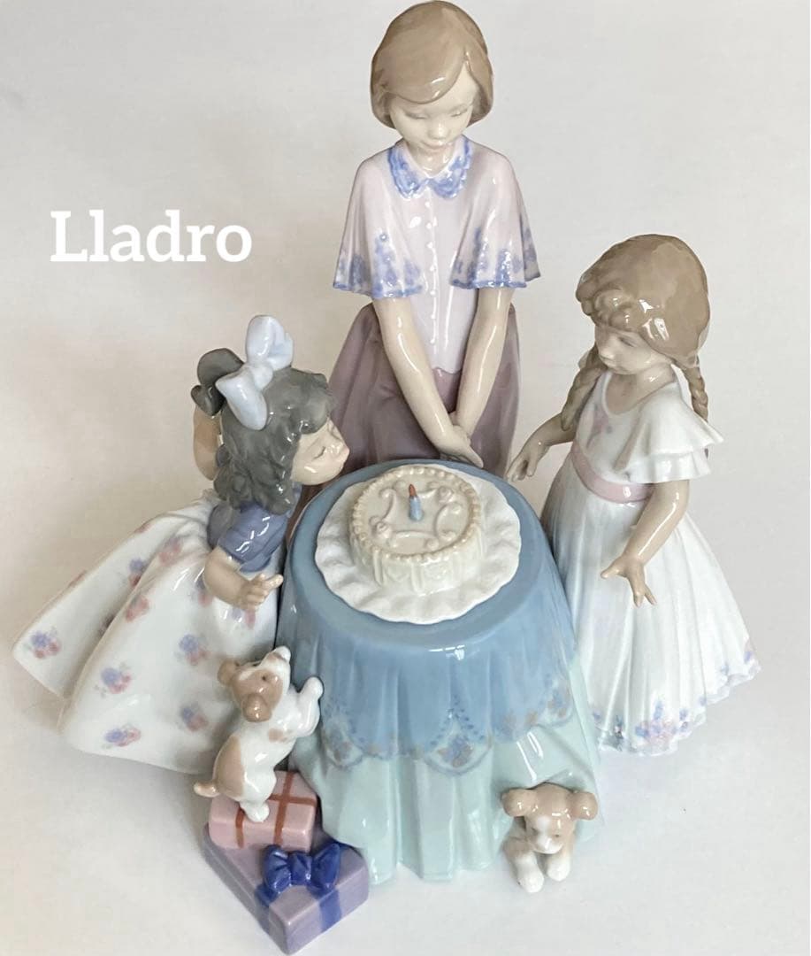 リヤドロ　バースデーケーキ　お誕生日会　家族　姉妹　ファミリー　犬