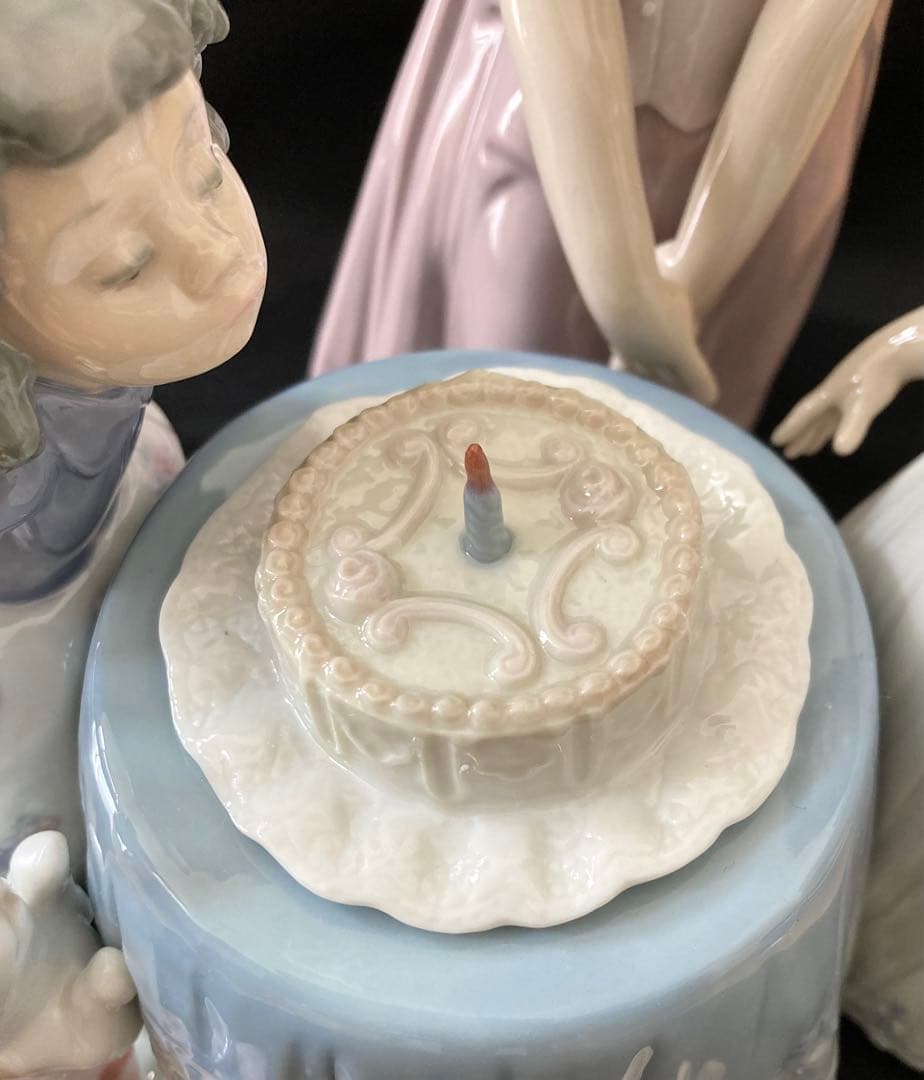 リヤドロ　バースデーケーキ　お誕生日会　家族　姉妹　ファミリー　犬