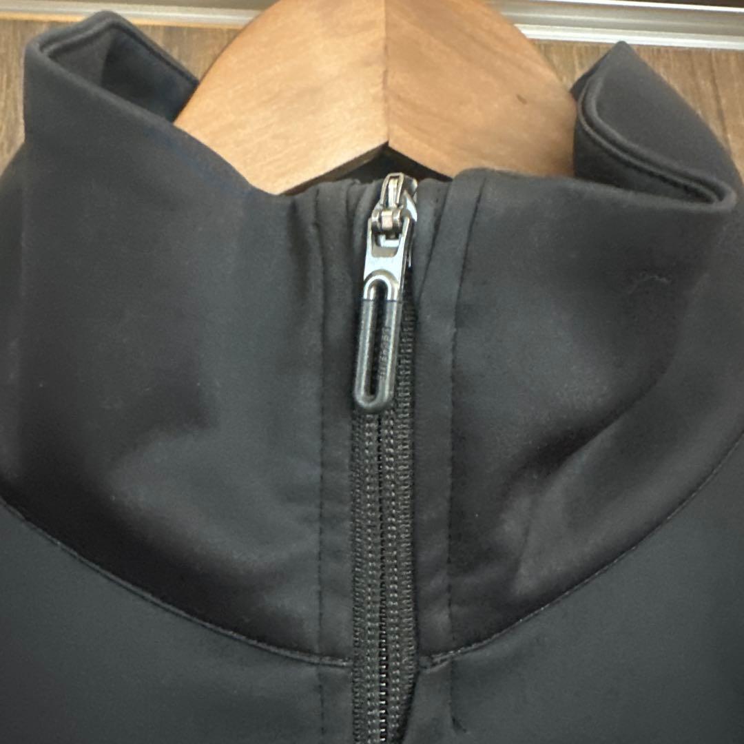 デサントゴルフ　ブラック ストレッチジャケット フルジップ　Lサイズ