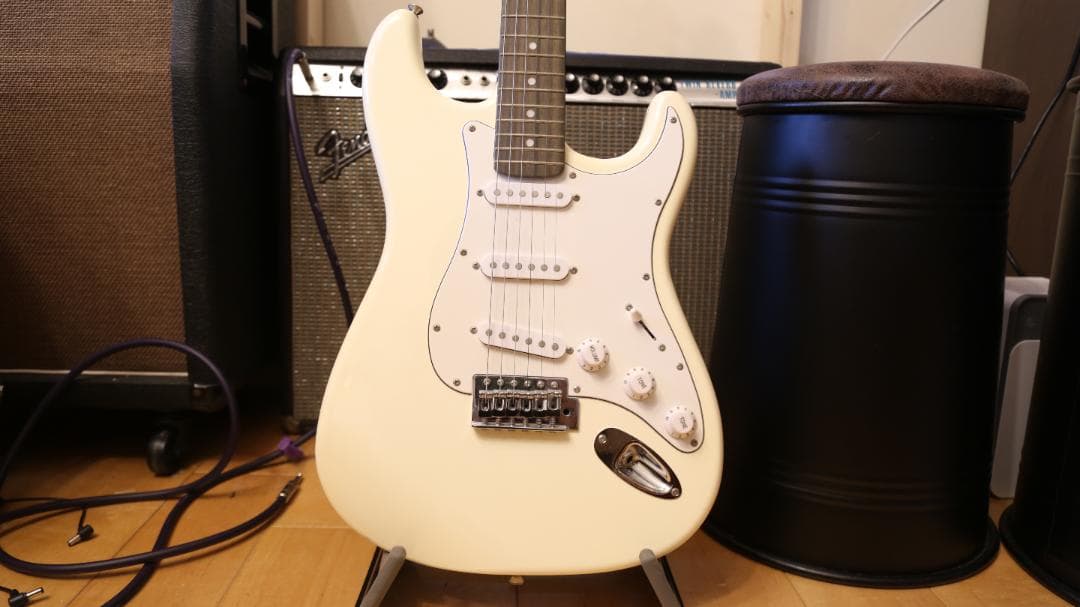 Maison ストラトキャスター　タイプ　ヴィンテージホワイト