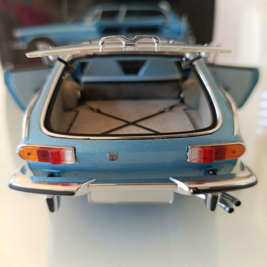 ミニチャンプス製　ボルボ P1800 ES ブルー