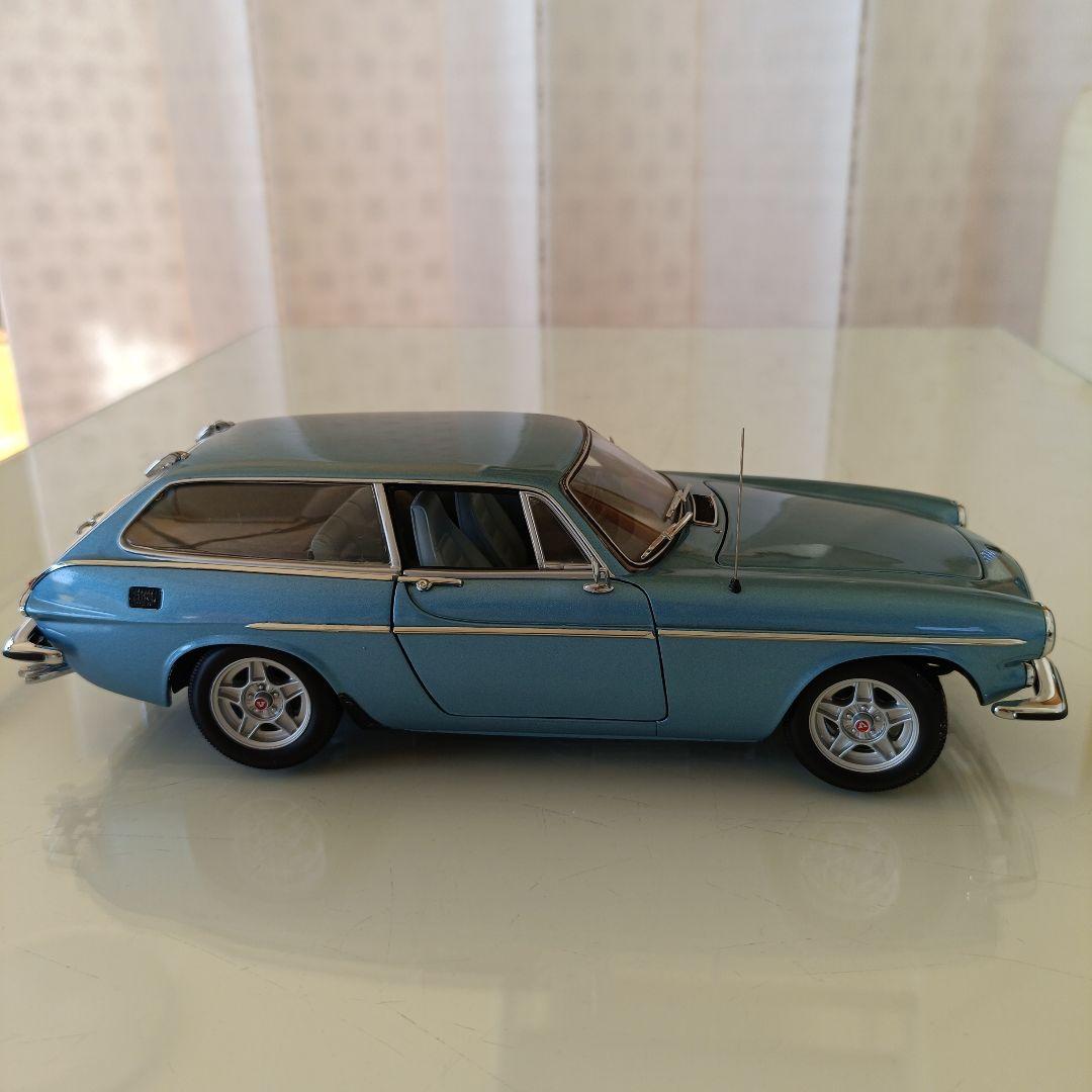 ミニチャンプス製　ボルボ P1800 ES ブルー